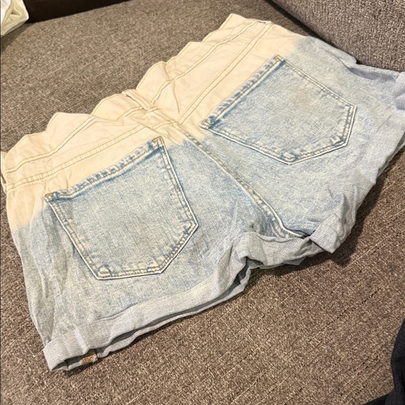 Two-Tone Denim Women Shorts - Picture 2 of 3